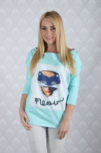 Bluzka z motywem kobiety w masce