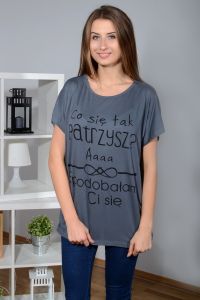 Bluzka oversize z zabawnym napisem