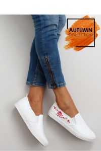 SLIPONY Z DELIKATNYM HAFTEM G1204A WHITE