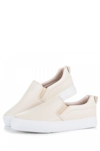 TRAMPKI SLIP ON 8-63A