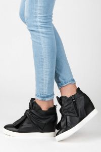 SNEAKERSY Z KOKARDĄ M260B Czarny