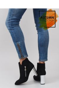 ELEGANCKIE BOTKI NA SREBRNYM OBCASIE M280P BLACK