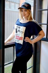 Luźna bluzka z naszytym nadrukiem