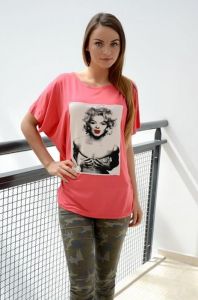 Bluzka oversize z naszytym nadrukiem z  Marilyn