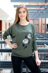 Bluzka motywem kwiatowym