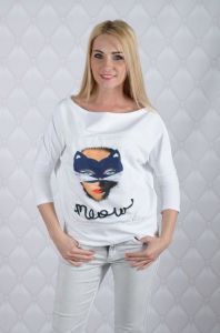 Bluzka z motywem kobiety w masce