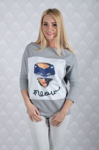 Bluzka z motywem kobiety w masce
