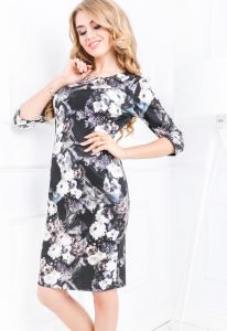 Sukienka taliowana w kwiaty rękaw 3/4